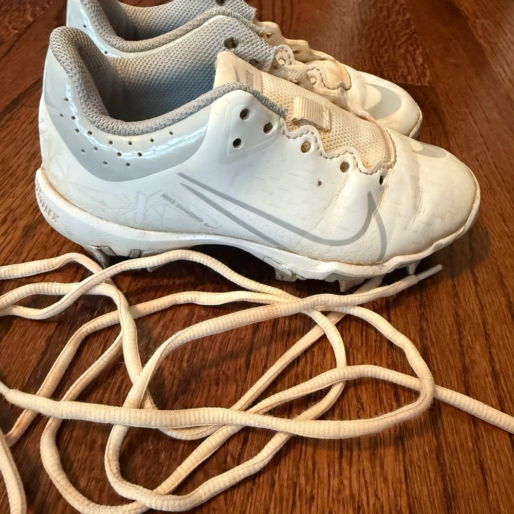 Nike Kids Shoes White and Cream
